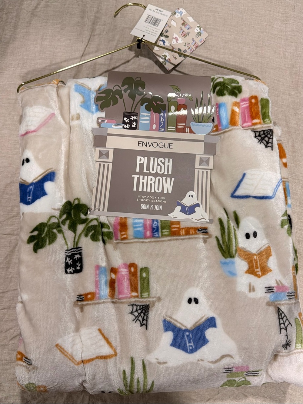 Envogue Plush Throw Blanket - Halloween Ghosts reading books